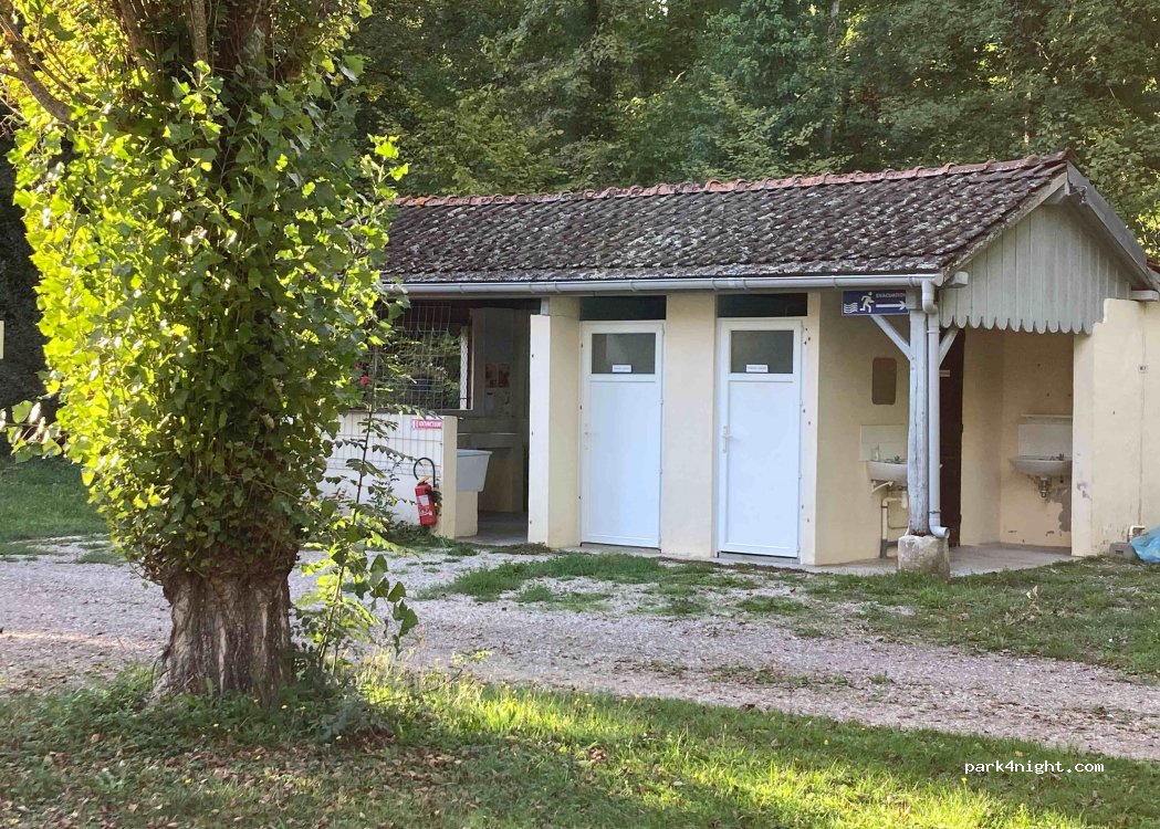 Aire Naturelle de Camping Bord de Saône — foto 2