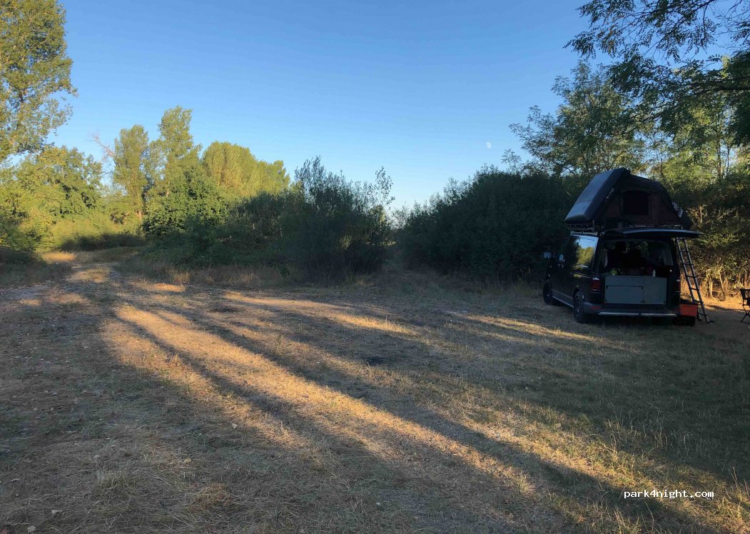 (42510) Balbigny - Unnamed Road — foto