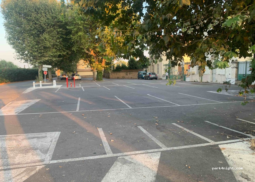 (83400) Hyères - 1590 Chemin du Roubaud — foto 4