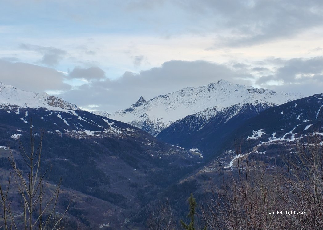 () Les Chapelles - Unnamed Road — foto