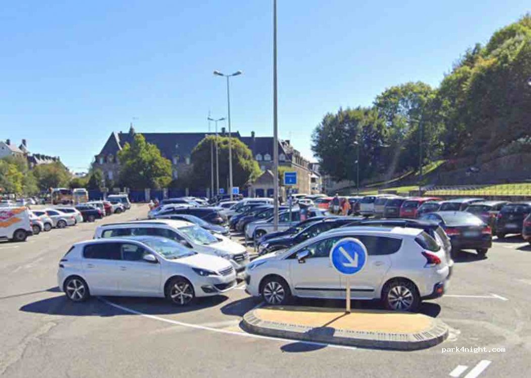 (29000) Quimper - 4 Place de la Résistance et du Général de Gaulle — foto