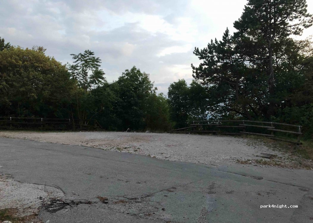 (34151) Trieste - 77 Via della Bellavista — foto