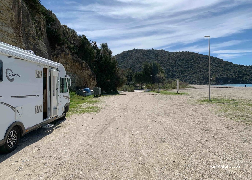 (460 30) Karavostasi - Unnamed Road — foto