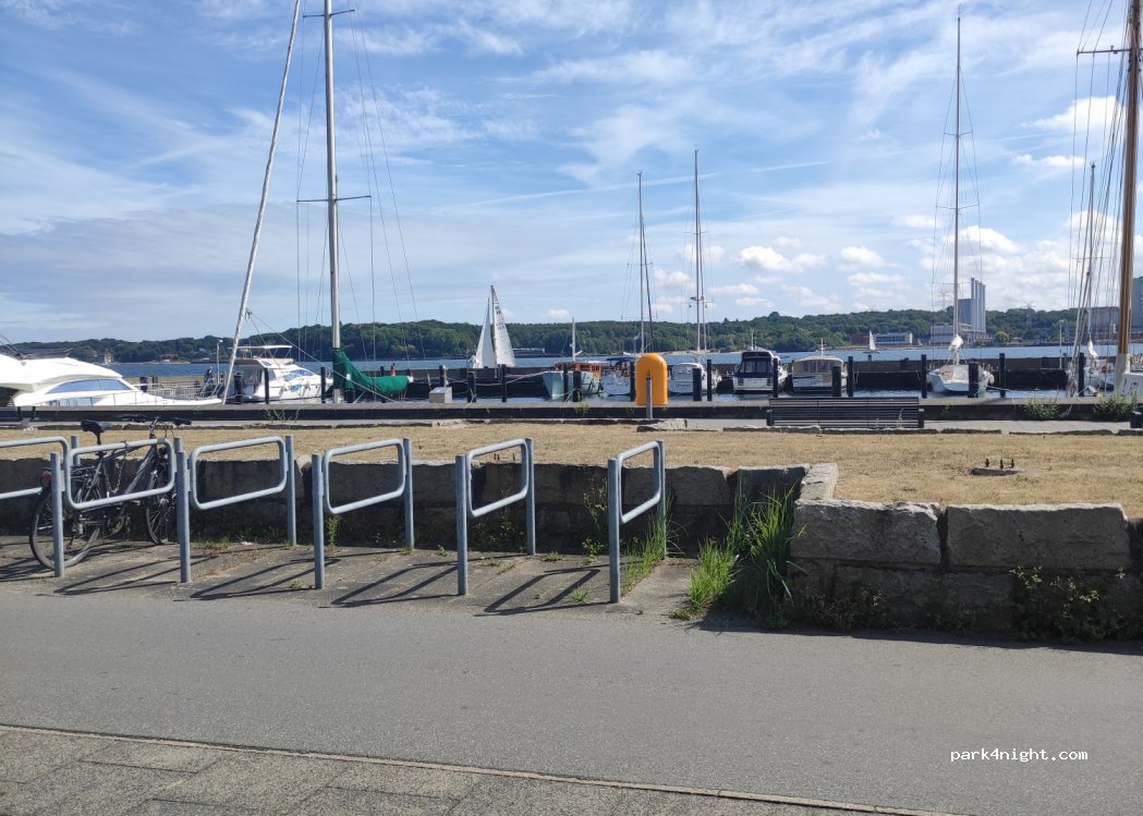 (24105) Kiel - 71 Kiellinie — foto 2