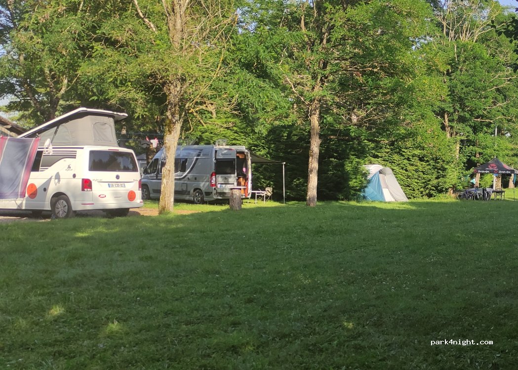 CAMPING AU TOUR DE L'AVEYRON** — foto 2