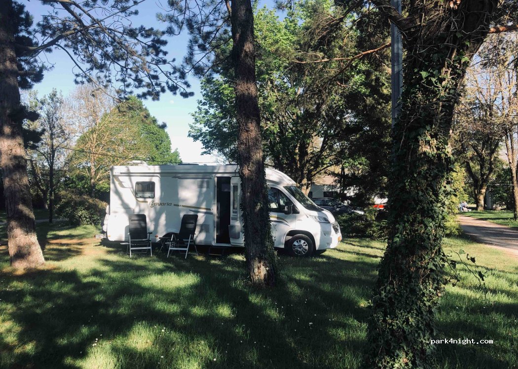 CAMPING AU TOUR DE L'AVEYRON** — foto 4