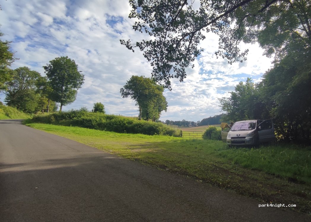 (15130) Aurillac - Promenade de la Commanderie — foto 2
