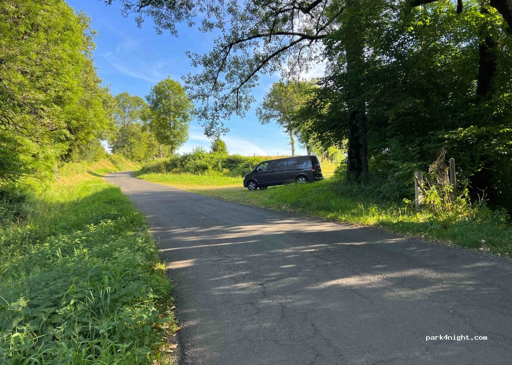 (15130) Aurillac - Promenade de la Commanderie — foto 3