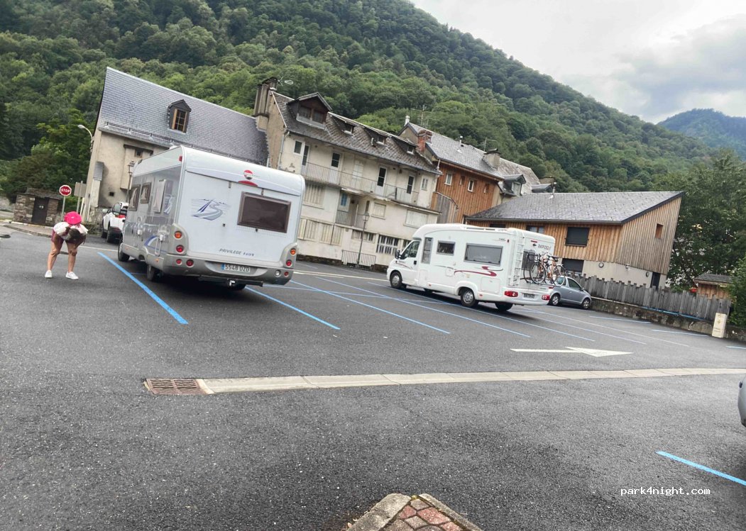 (31110) Bagnères-de-Luchon - 24 Avenue Jean Jaurès — foto
