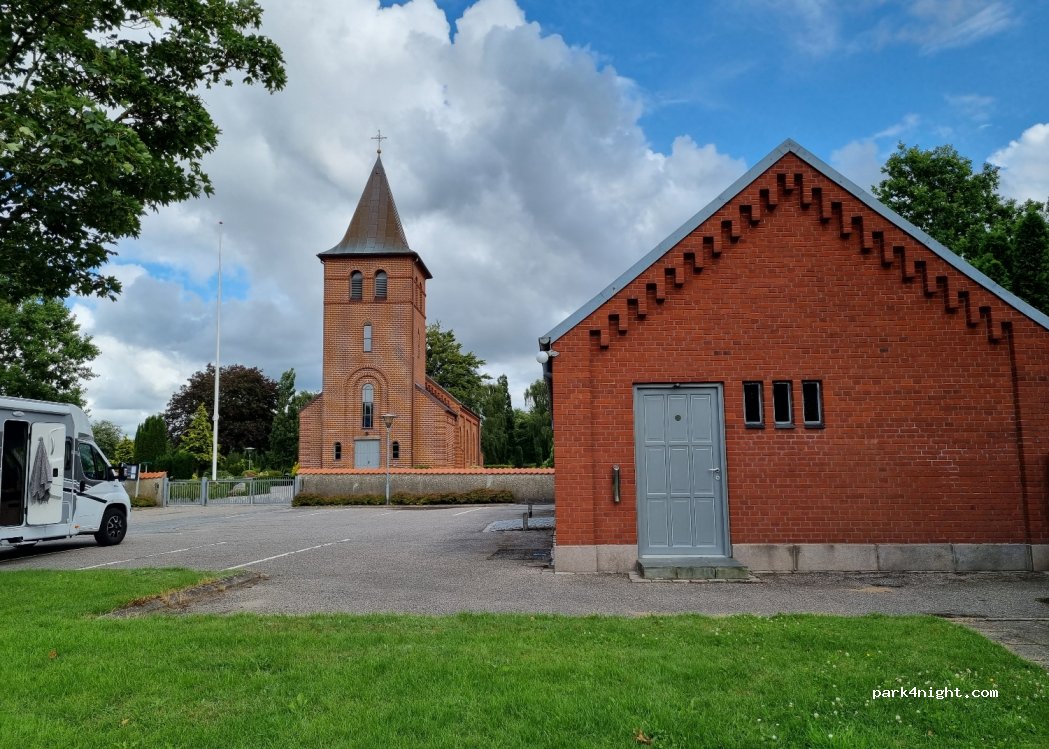 (7190) Billund - 1 Kirkevej — foto