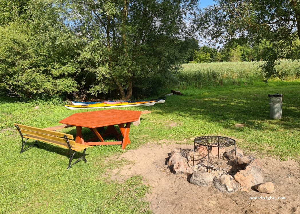 Camp Zacisze Pole Namiotowe — foto