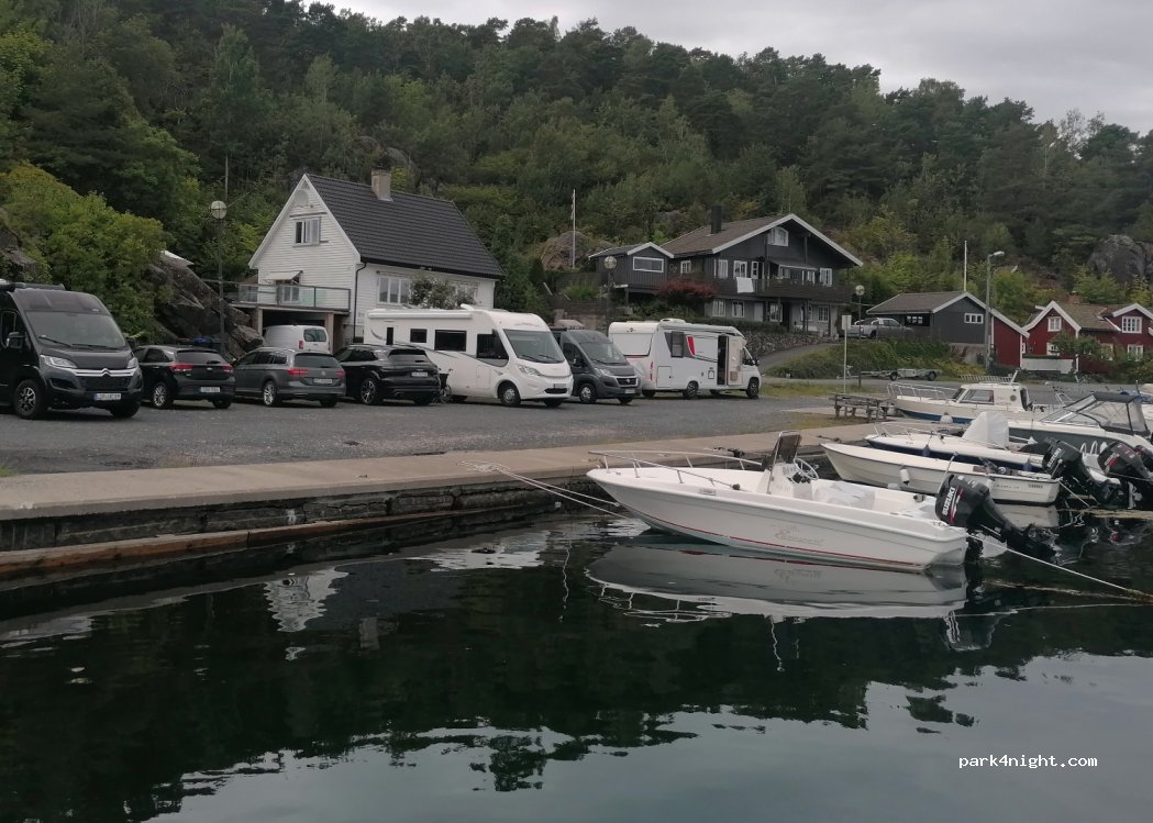 (4950) Risør - 30 Buvikveien — foto