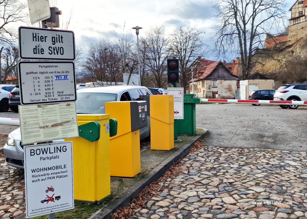 Wohnmobilstellplatz Schlossparkplatz — foto 3
