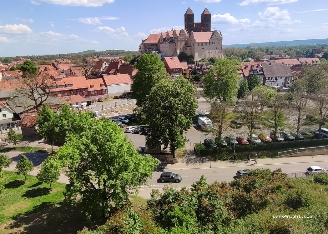 Wohnmobilstellplatz Schlossparkplatz — foto 4
