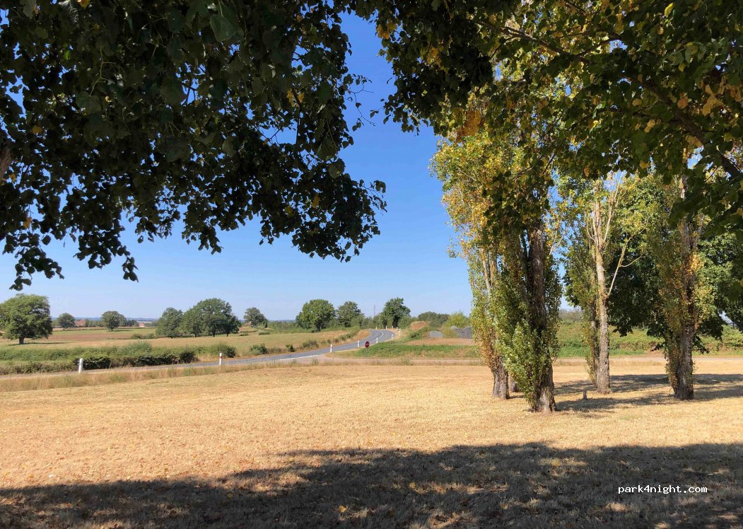 (03190) Vallon-en-Sully - D11 — foto
