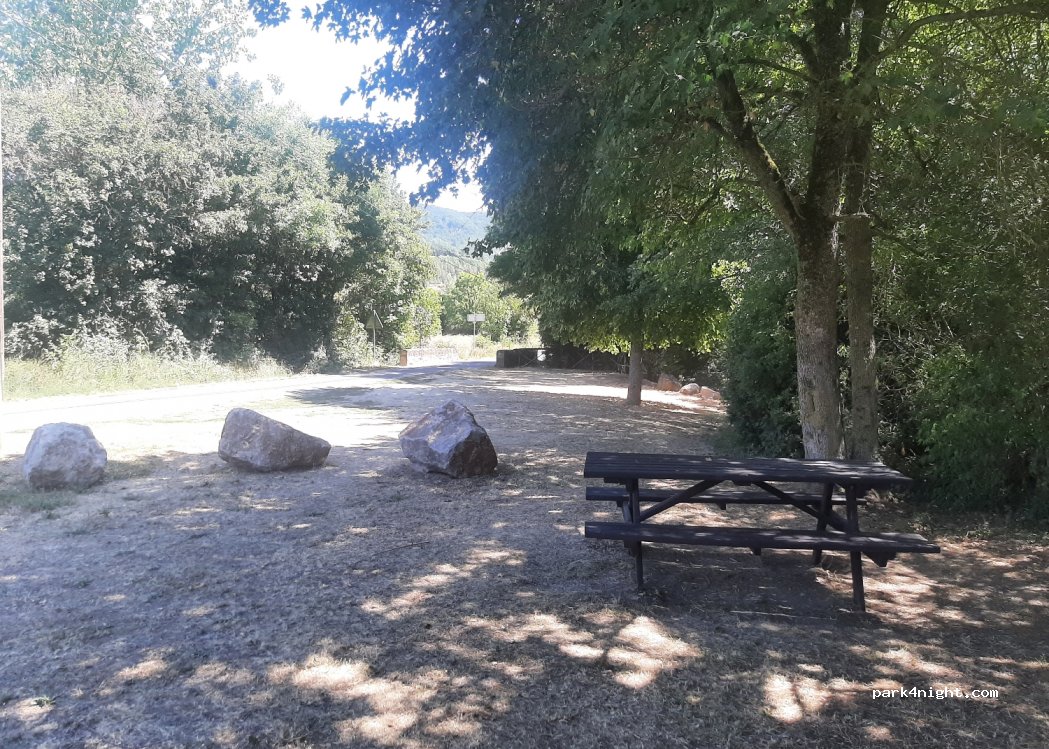 (12230) Lapanouse-de-Cernon - D77 — foto