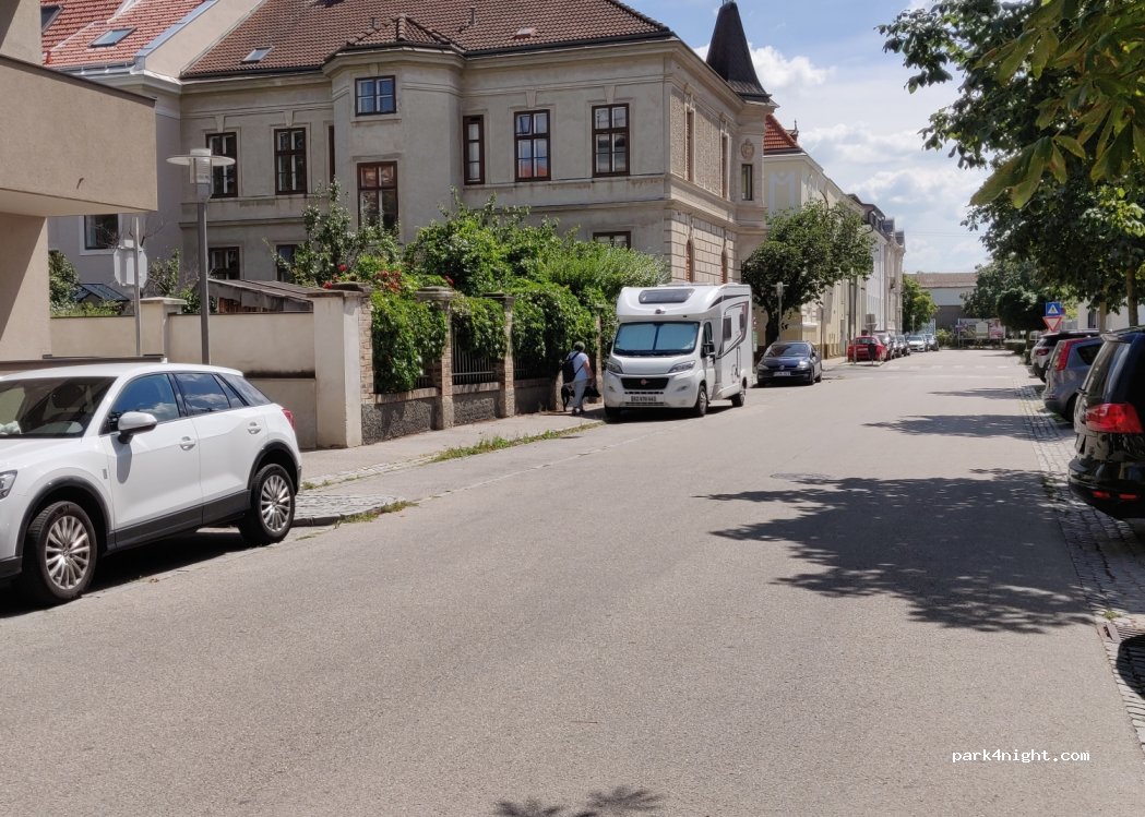 (3500) Krems an der Donau - 3 Hamerlingstraße — foto
