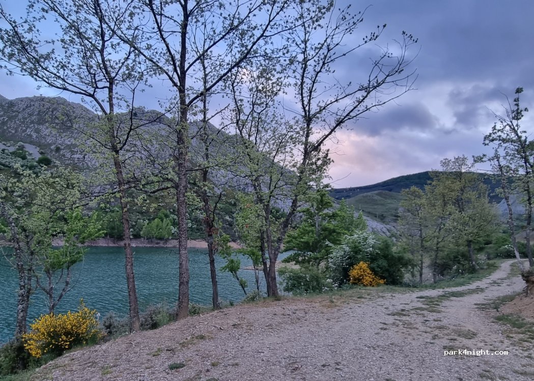 (24854) Valdehuesa - Unnamed Road — foto 4