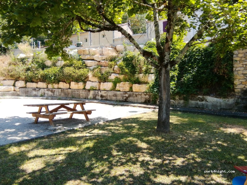 (47500) Fumel - Place Saulou — foto 3