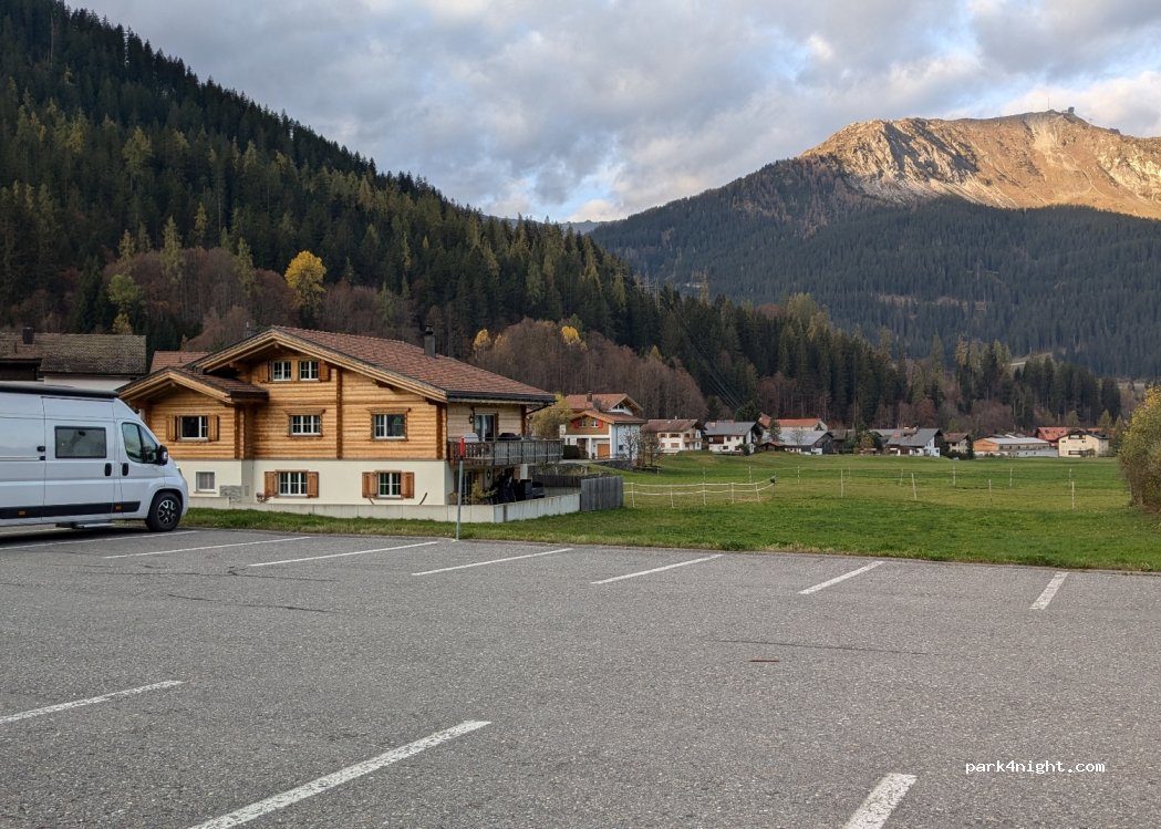 (7250) Klosters-Serneus - 1 Untere Aeujastrasse — foto 3