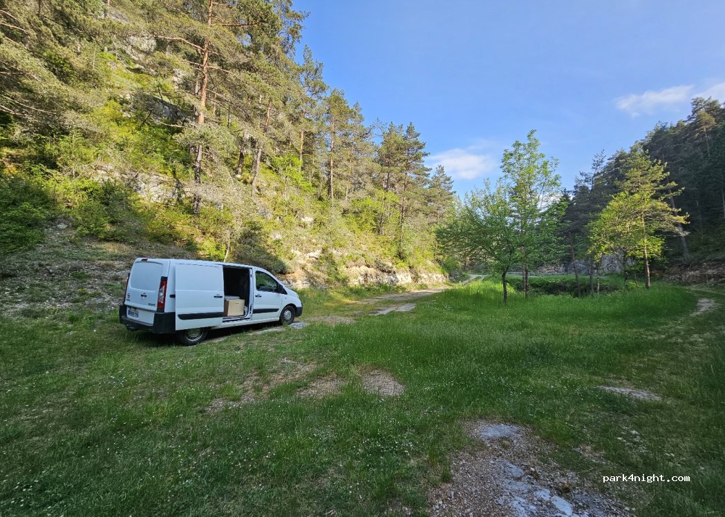 (48150) Saint-Pierre-des-Tripiers - — foto 2