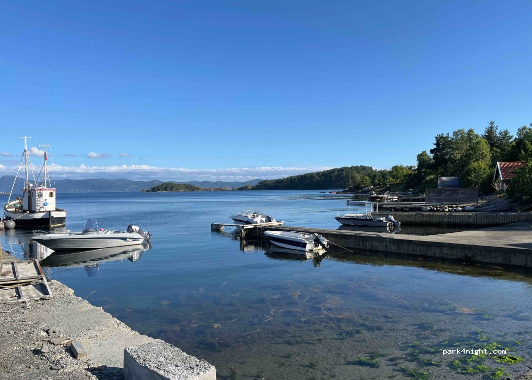 (5560) Nedstrand - 34 Stuvikneset — foto