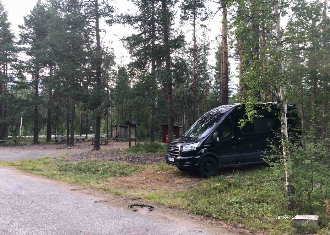 (936 93) Svansele - Unnamed Road — foto