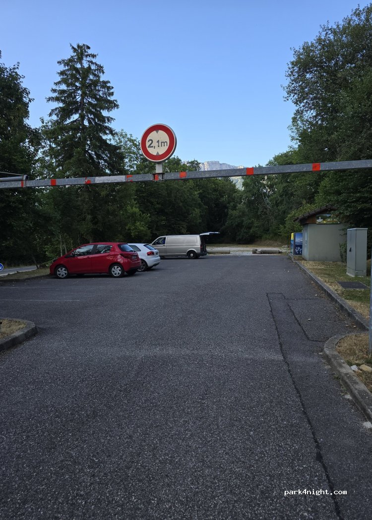 (74290) Bluffy - 85 Route des Dents de Lanfon — foto