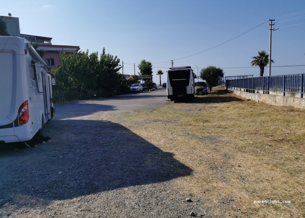 (35485) Seferihisar - 15 6073. Sokak — foto