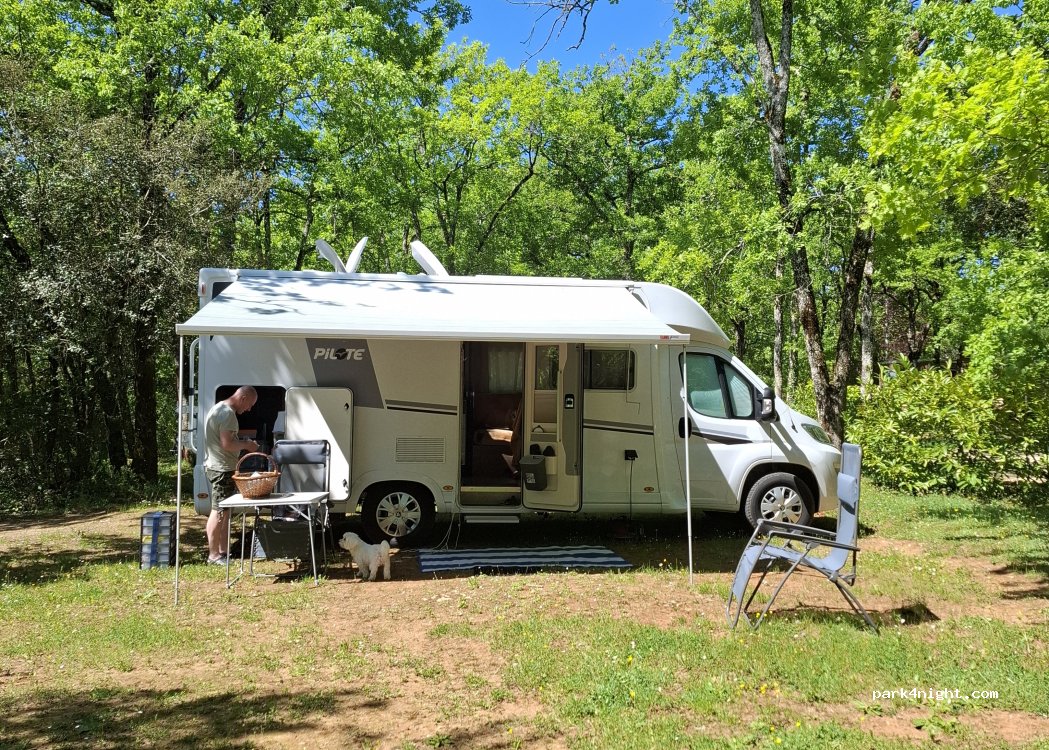 Camping Le Pech Charmant **** — foto