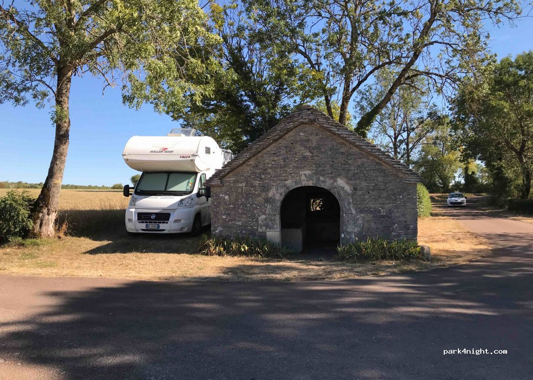 (21440) Francheville - Unnamed Road — foto 2