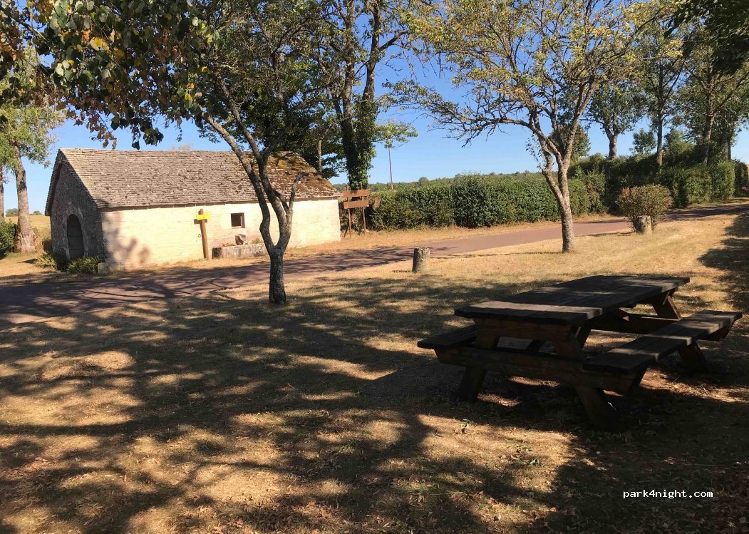 (21440) Francheville - Unnamed Road — foto 3