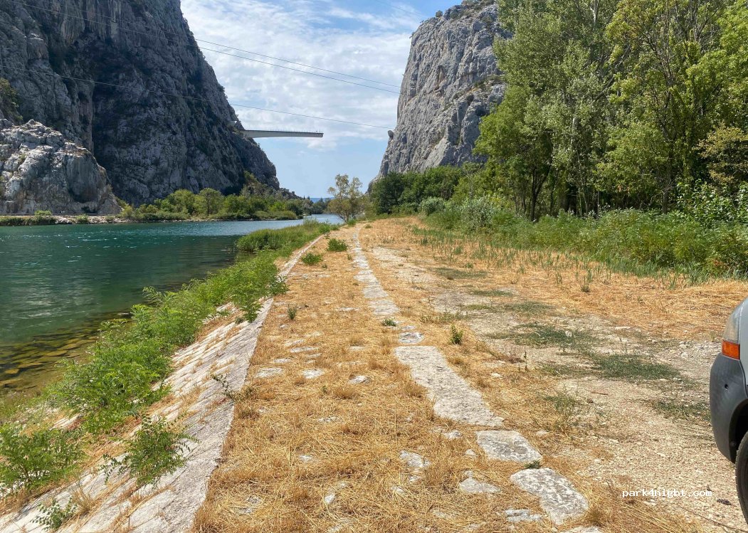 (21310) Zakučac - Unnamed Road — foto 2
