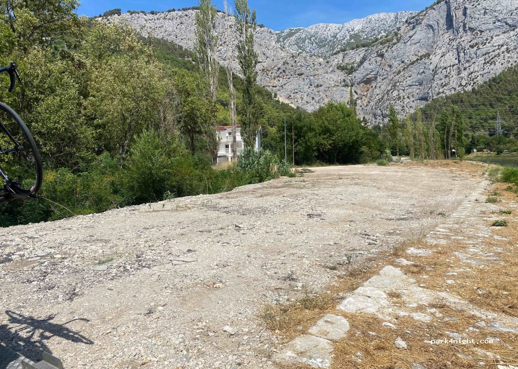 (21310) Zakučac - Unnamed Road — foto 3