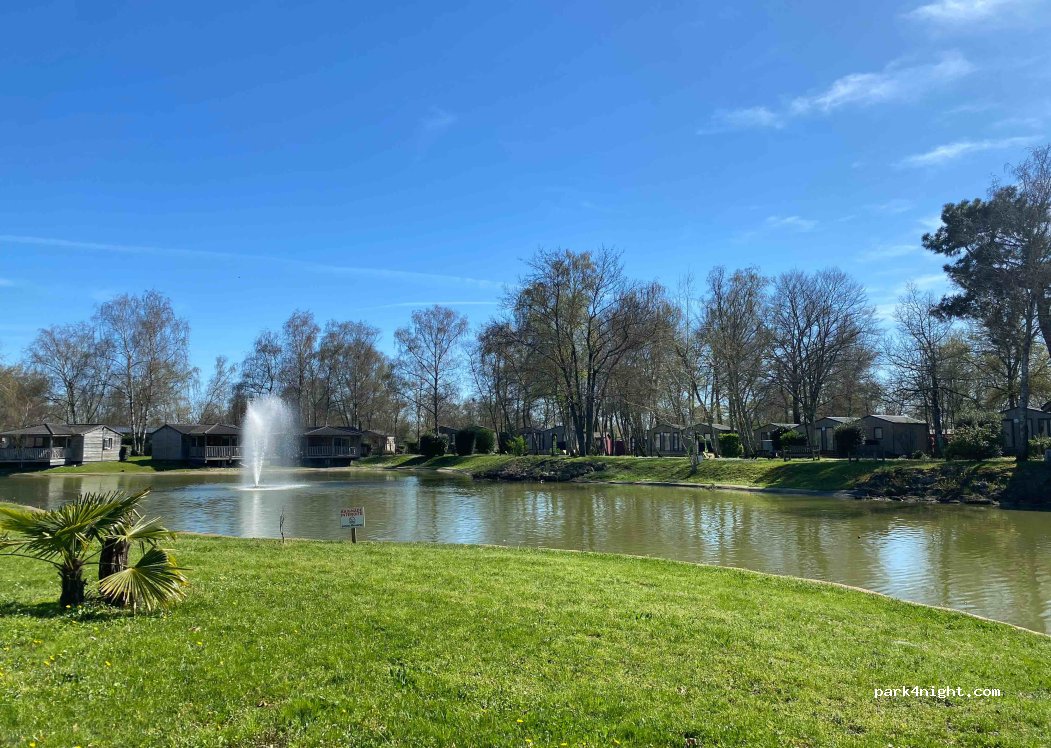 Yellow Village Bordeaux Lac — foto 4
