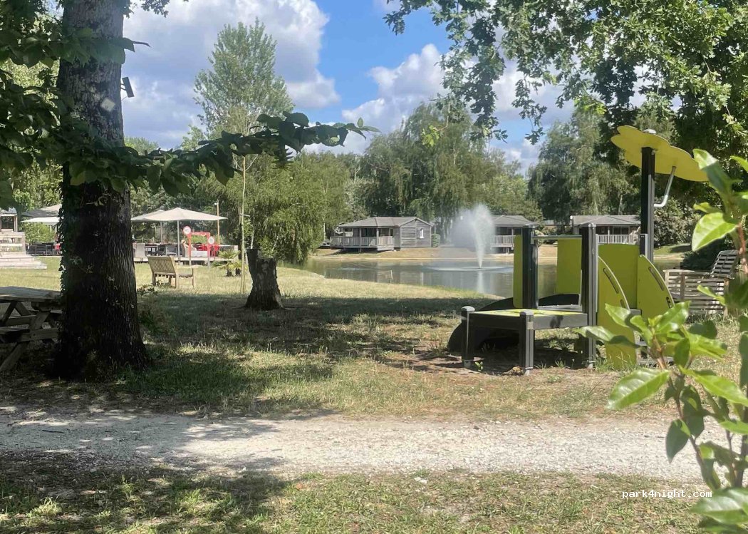 Yellow Village Bordeaux Lac — foto 5