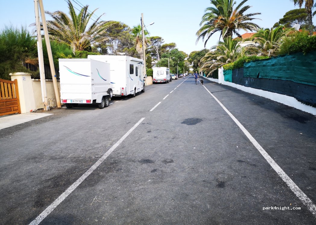 (83370) Fréjus - 21 Boulevard Corot — foto