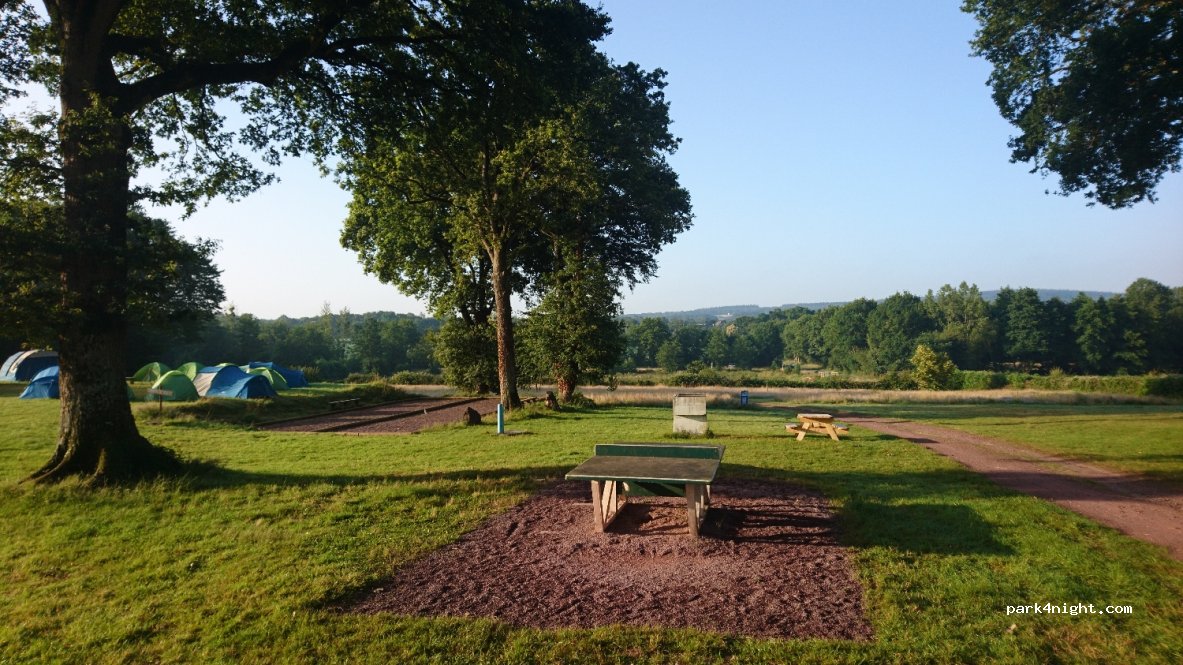 Camping Le Val aux Fées** — foto