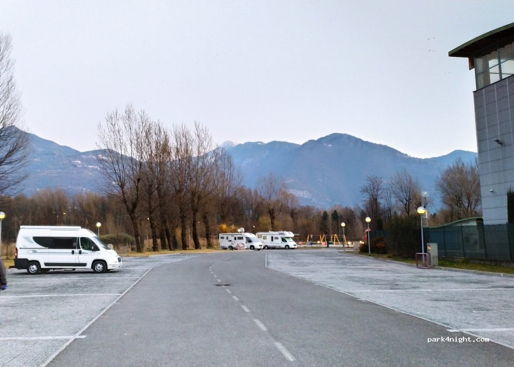 Area Sosta Camper Costa Volpino — foto 2
