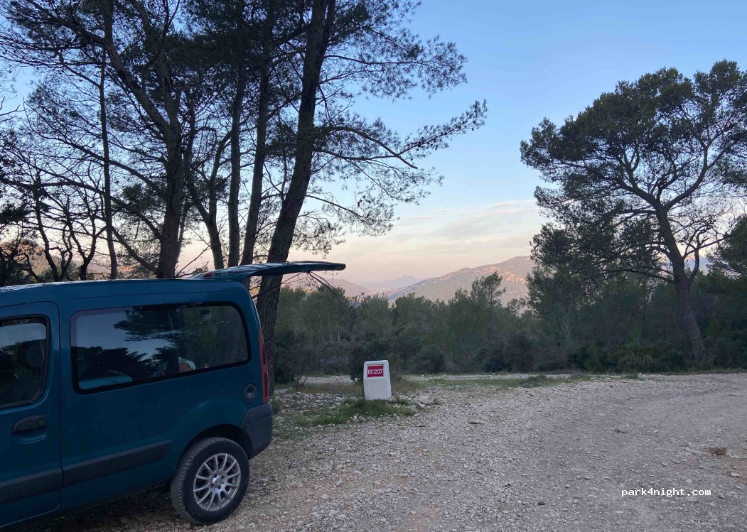 (13780) Cuges-les-Pins - — foto 2