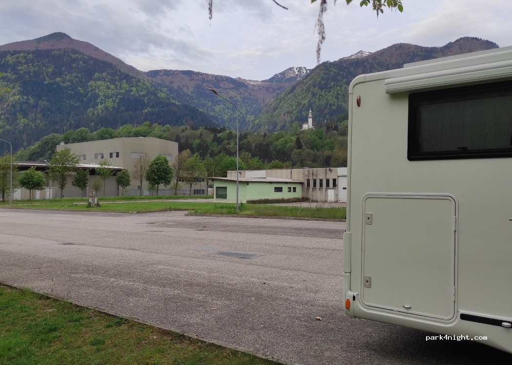 (33020) Sutrio - 20 Via Peschiera — foto