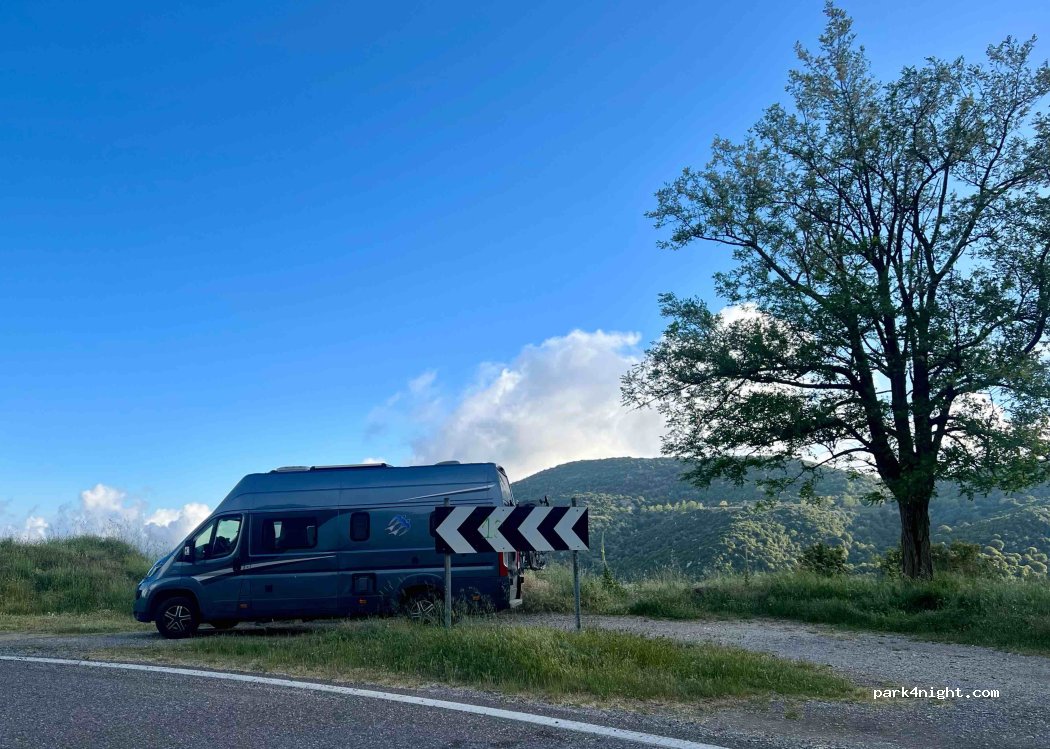 (270 61) Ichalia - Unnamed road — foto 2
