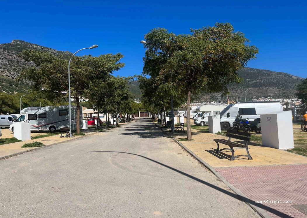Area de Autocaravanas Algodonales — foto 4