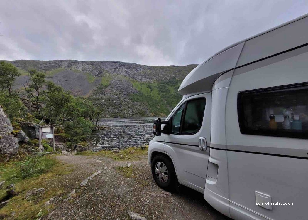 (9107) Tromvik - 383 Bårdsvikvegen — foto