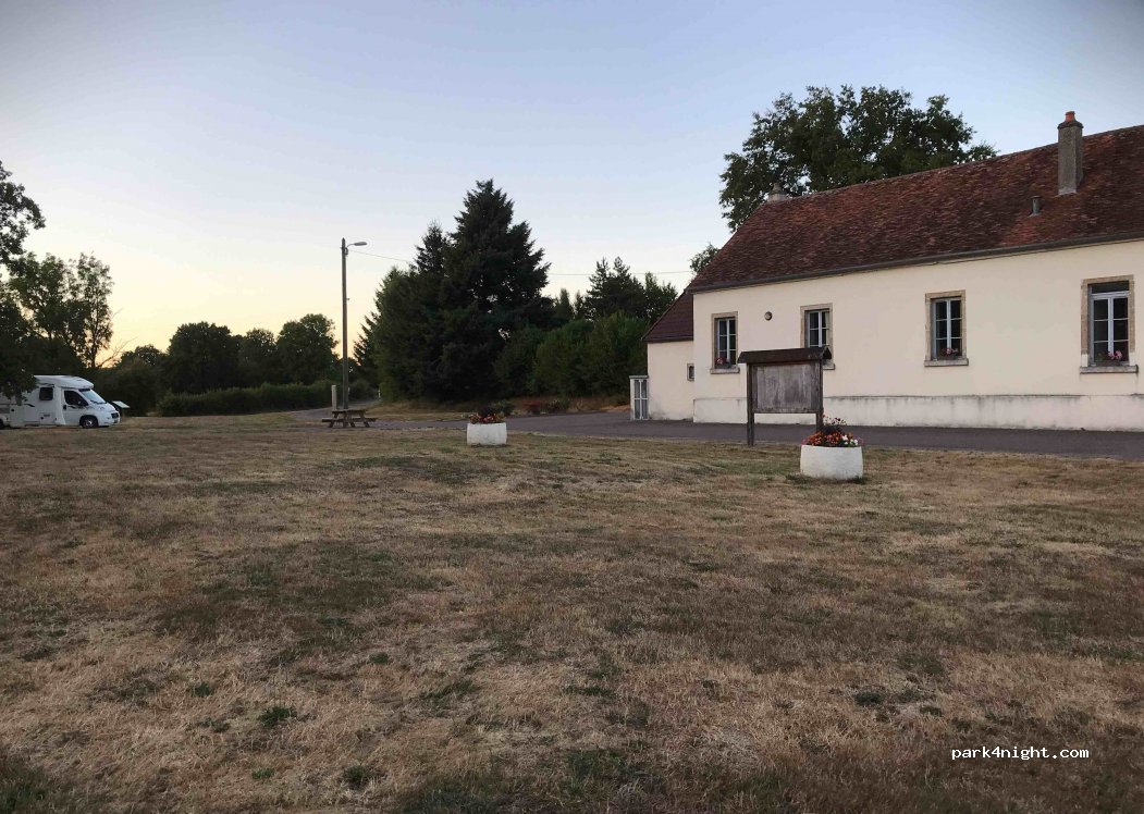 (21210) Champeau-en-Morvan - — foto