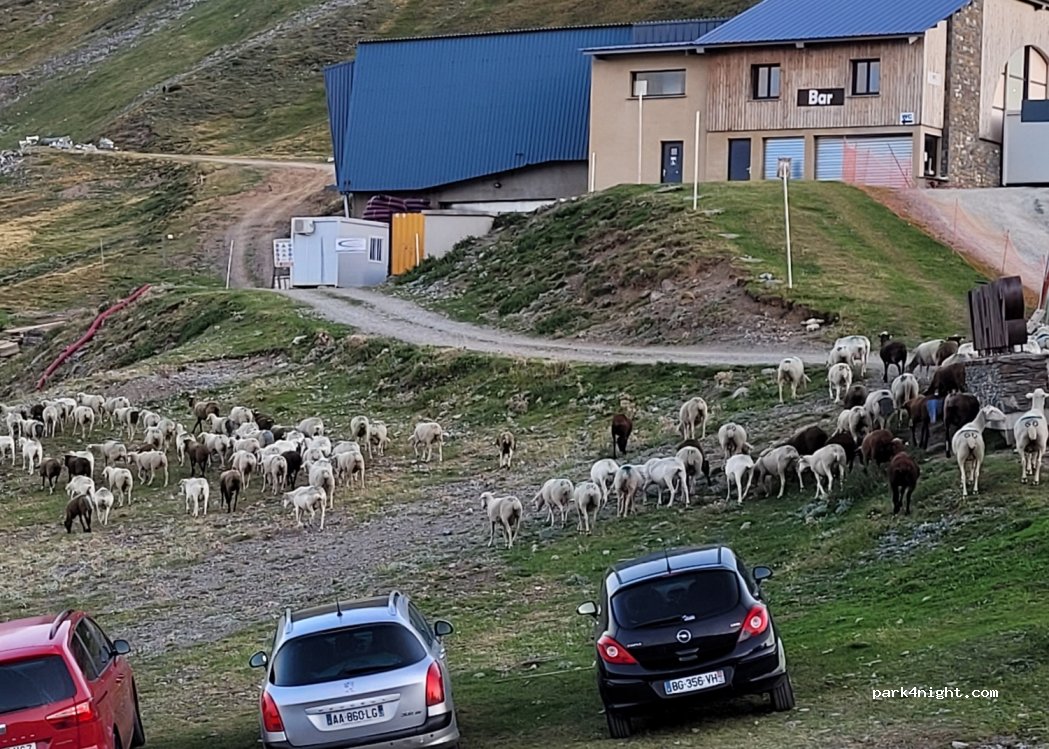 (65170) Saint-Lary-Soulan - Unnamed road — foto 2