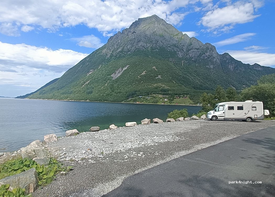 (8730) Bratland - 23-4 Sekundær Fylkesvei 17 — foto