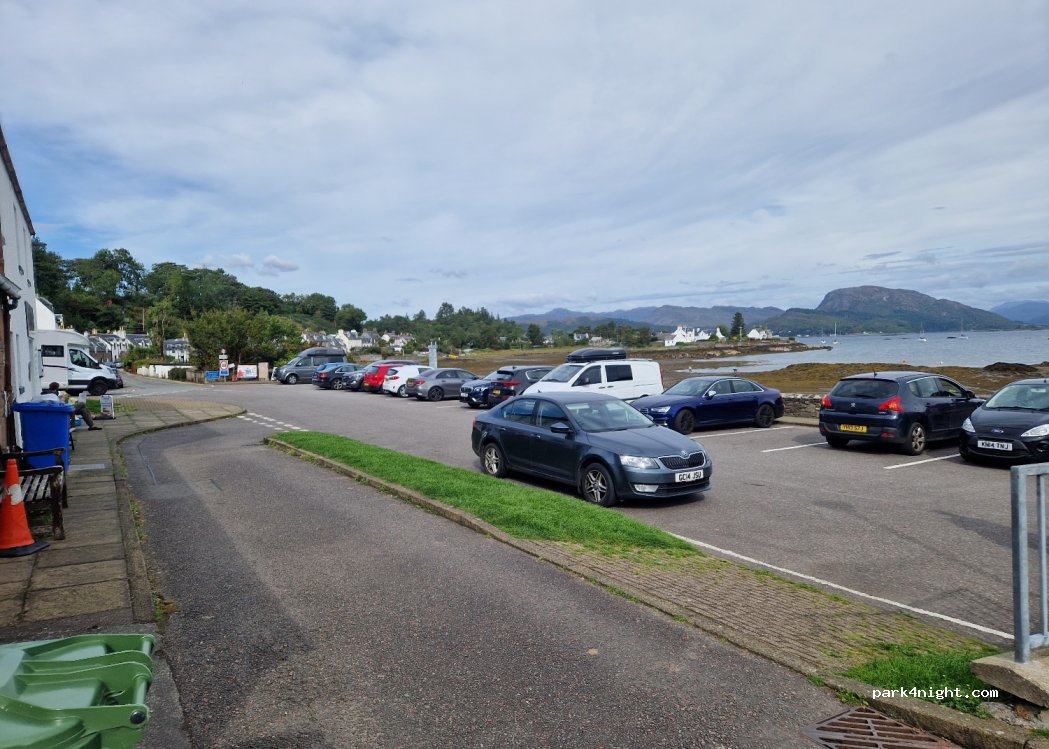 (IV52 8TW) Plockton - Unnamed road — foto