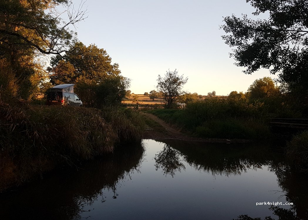 (71120) Viry - Unnamed Road — foto