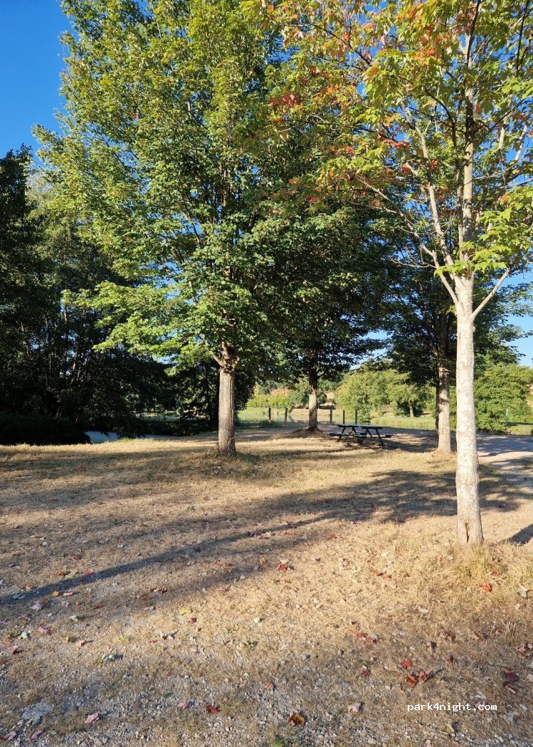 (01400) Neuville-les-Dames - Les Granges — foto